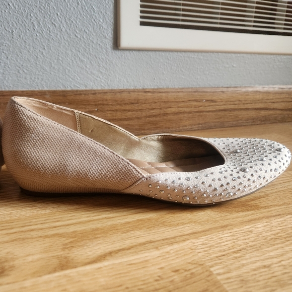 Kelly & Katie Flats - Picture 10 of 11